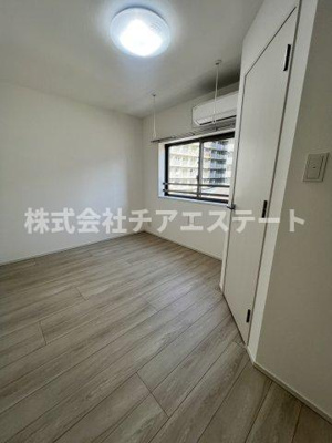 【洋室】 | アイルプレミアム月島ドゥーエ | 明るい洋室です