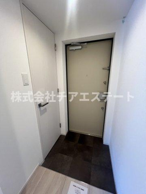 【玄関】 | アイルプレミアム月島ドゥーエ | 落ち着いた玄関です