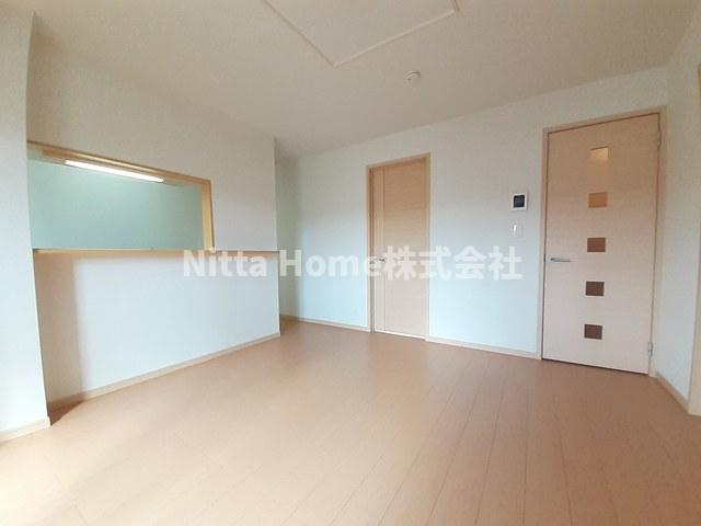 フレスケッツァの居間・リビング|11.9帖のゆったりリビングルーム☆彡