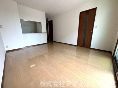 【居間・リビング】 | シャーメゾン神辺 B棟 | LDK13.2帖