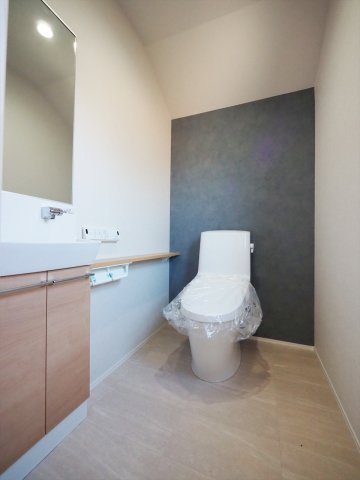 【トイレ】 | 世田谷区上馬3丁目 | 手洗い付きで清潔感のあるトイレです。