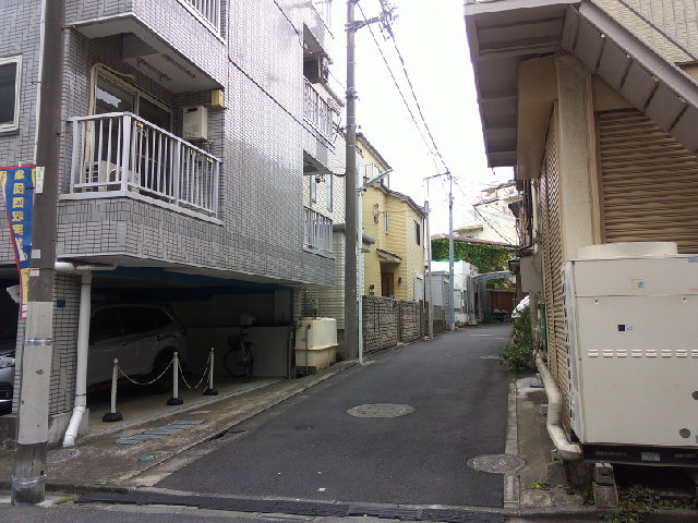 板橋区中丸町の倉庫