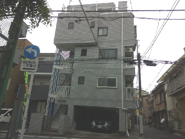 板橋区中丸町の倉庫の外観