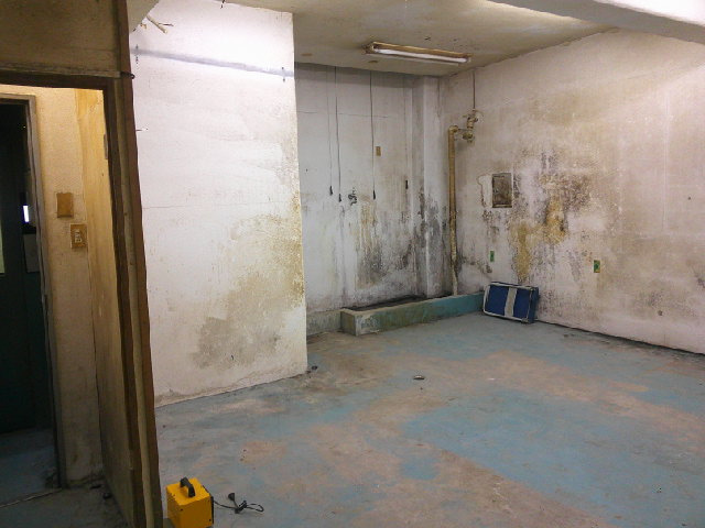 板橋区中丸町の倉庫の内装