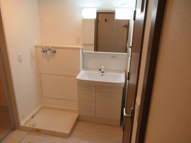 ルネシティ脇浜町第2　１ＬＤＫの洗面所|脱衣スペースもあります