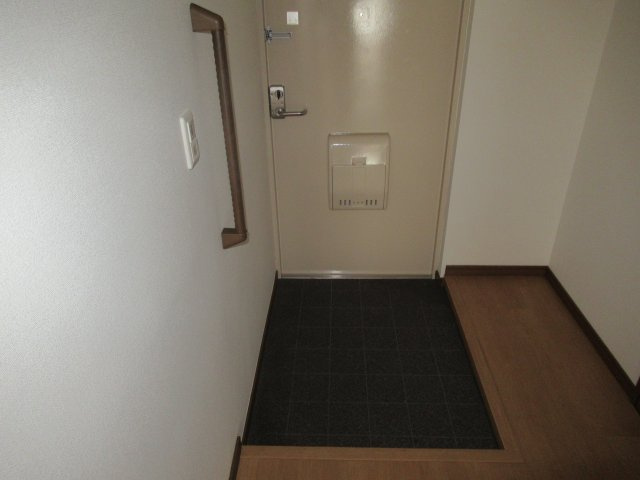 ルネシティ脇浜町第2　１ＬＤＫの玄関|ゆったりとした玄関です