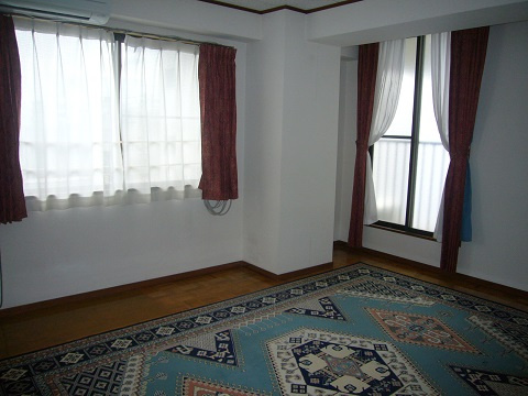 呉市中央３丁目の賃貸マンションの洋室