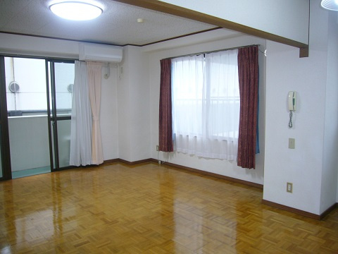 呉市中央３丁目の賃貸マンションの居間・リビング