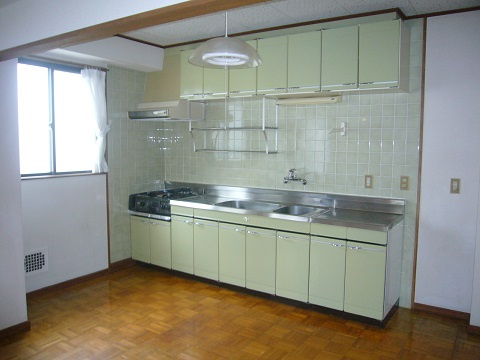 呉市中央３丁目の賃貸マンションのキッチン