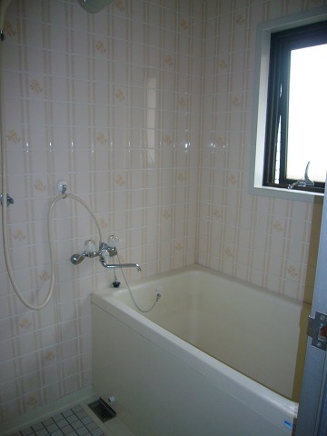 呉市中央３丁目の賃貸マンションの浴室