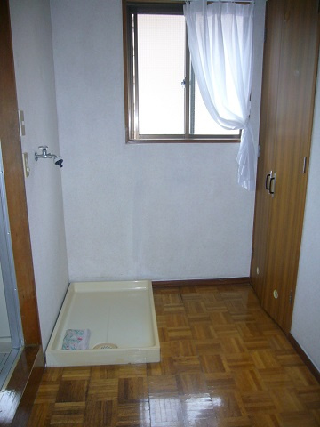 呉市中央３丁目の賃貸マンションの洗面所