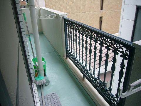 呉市中央３丁目の賃貸マンションのバルコニー