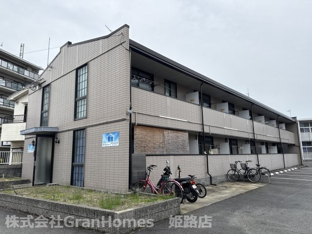 ミストラル下手野の外観