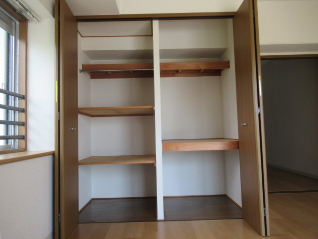 ルネシティ脇浜町第2　１ＤＫの収納|便利な収納スペースです