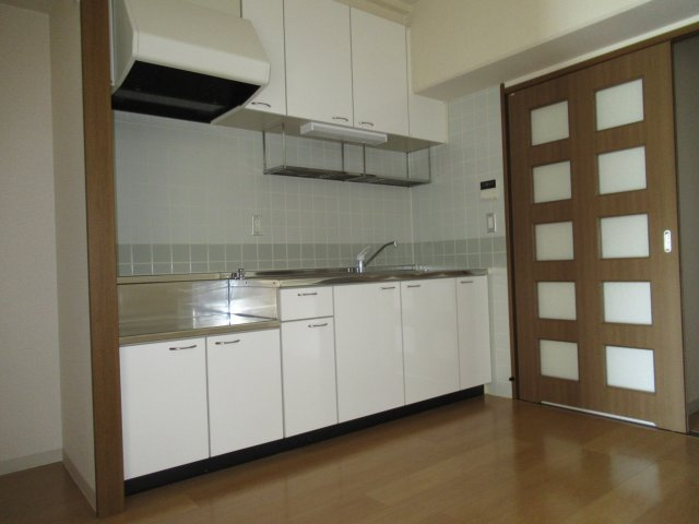 ルネシティ脇浜町第2　１ＤＫのキッチン|コンパクトなキッチンで掃除もラクラク