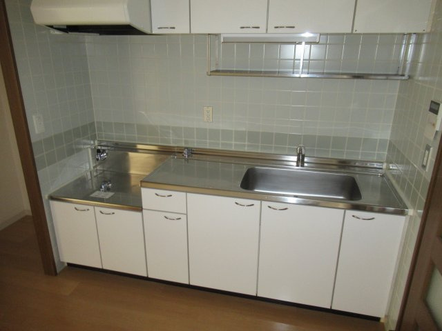 ルネシティ脇浜町第2　１ＤＫのキッチン|コンパクトなキッチンで掃除もラクラク