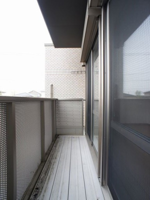 【バルコニー】 | Rosa B | 日当たり良好！お洗濯物がたくさん干せます♪