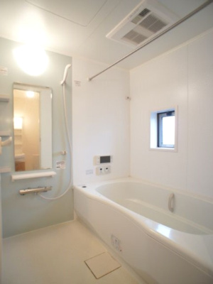 【浴室】 | Rosa B | 浴室換気乾燥機、追い焚き機能付きです♪