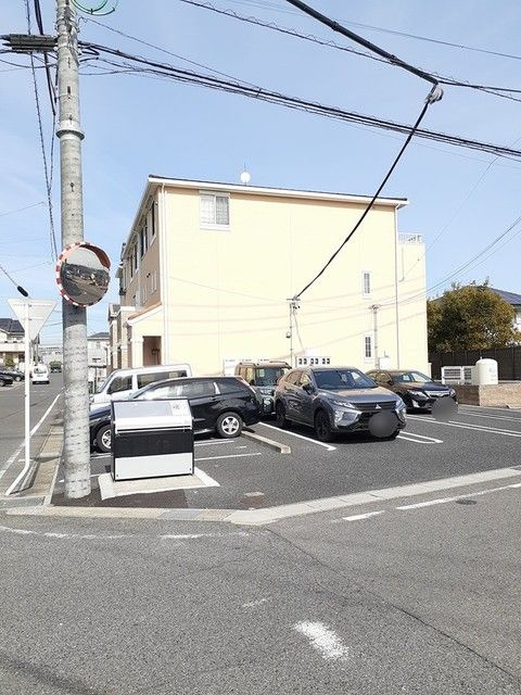 スカイ　エアリーの駐車場