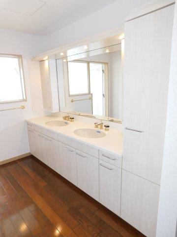 名古屋市北区成願寺１丁目の中古マンションの独立洗面台|◇洗面台◇　　収納豊富でホテルライクな洗面室♪