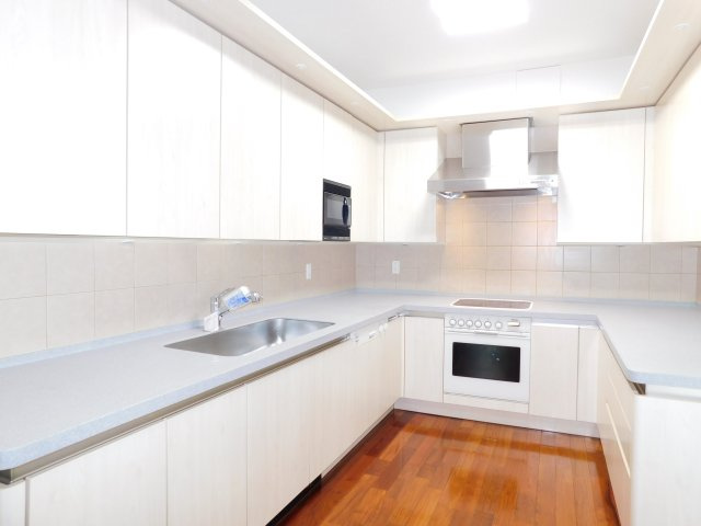 名古屋市北区成願寺１丁目の中古マンションのキッチン|◇キッチン◇　　ＩＨクッキングヒーター　食洗機・オーブン付き！