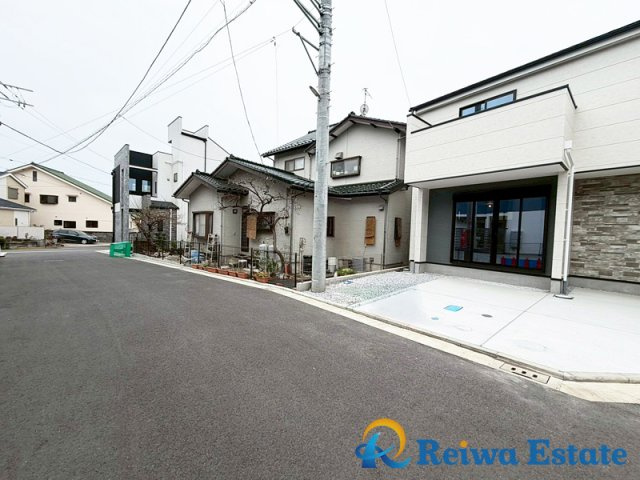 新築戸建　茅ヶ崎市高田1丁目の前面道路含む現地写真