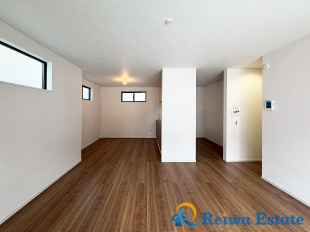 新築戸建　茅ヶ崎市高田1丁目の前面道路含む現地写真