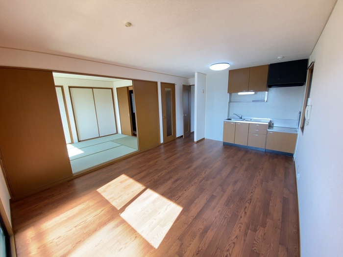 熊本市南区島町１丁目のアパートの居間・リビング