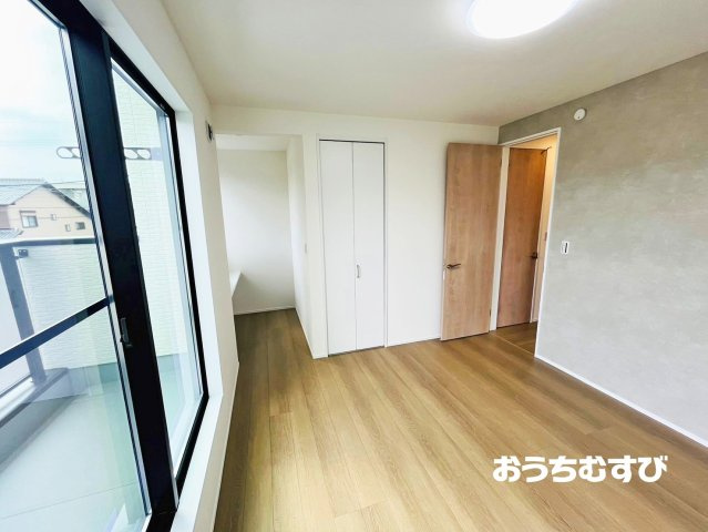 春日井市高山町3丁目(全3棟)の洋室