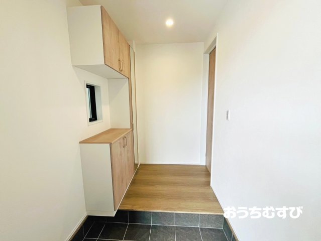 春日井市高山町3丁目(全3棟)の玄関
