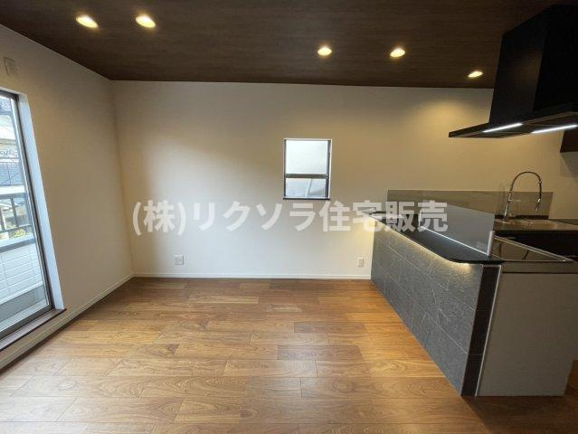 出口３丁目　中古一戸建ての居間・リビング|■物件内覧・資金計画相談・住宅ローン相談、リフォーム相談、お問合せ受付中■
※当日・翌日のご内覧、ご相談はお電話でのお問合せがスムーズです！