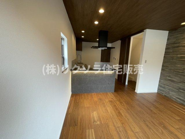 出口３丁目　中古一戸建ての居間・リビング|■物件内覧・資金計画相談・住宅ローン相談、リフォーム相談、お問合せ受付中■
※当日・翌日のご内覧、ご相談はお電話でのお問合せがスムーズです！