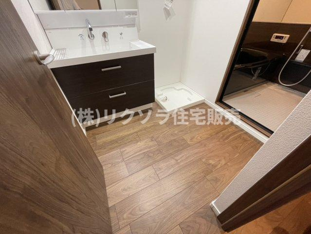 出口３丁目　中古一戸建ての脱衣所|■物件内覧・資金計画相談・住宅ローン相談、リフォーム相談、お問合せ受付中■
※当日・翌日のご内覧、ご相談はお電話でのお問合せがスムーズです！