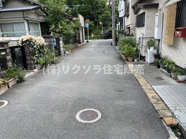 出口３丁目　中古一戸建ての前面道路含む現地写真|■物件内覧・資金計画相談・住宅ローン相談、リフォーム相談、お問合せ受付中■
※当日・翌日のご内覧、ご相談はお電話でのお問合せがスムーズです！