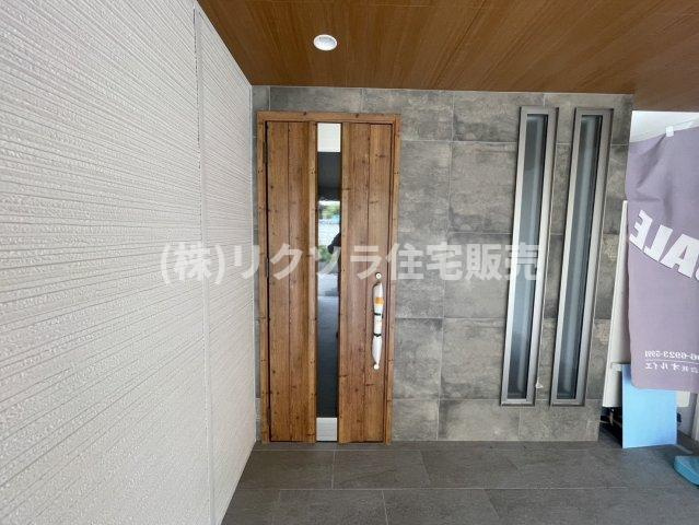 出口３丁目　中古一戸建ての玄関|■物件内覧・資金計画相談・住宅ローン相談、リフォーム相談、お問合せ受付中■
※当日・翌日のご内覧、ご相談はお電話でのお問合せがスムーズです！