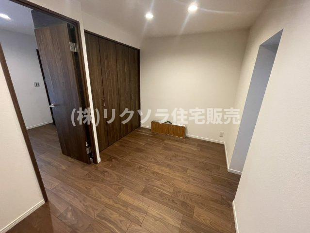 出口３丁目　中古一戸建ての洋室|洋室6.0帖
■物件内覧・資金計画相談・住宅ローン相談、リフォーム相談、お問合せ受付中■
※当日・翌日のご内覧、ご相談はお電話でのお問合せがスムーズです！