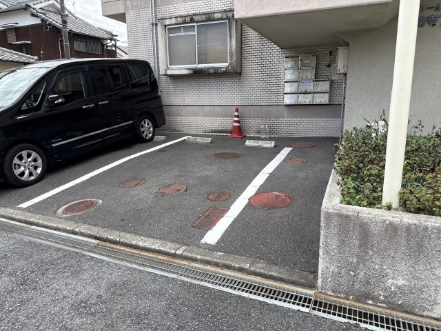 コーポ田寺ファイブの駐車場