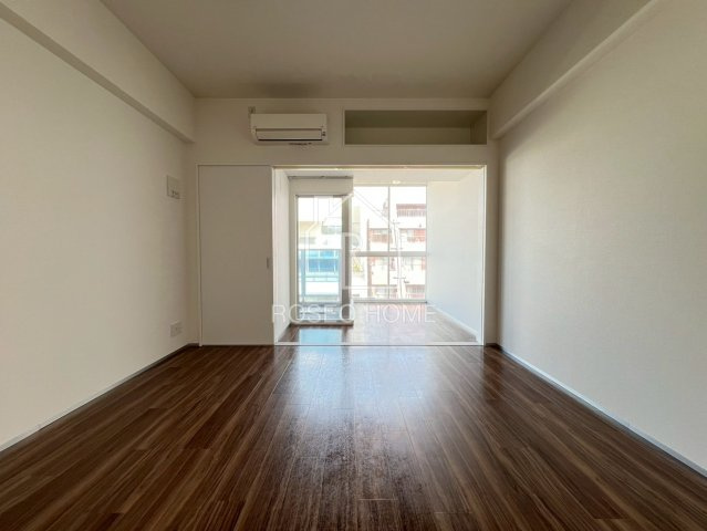 ジースタイル天満橋の居間・リビング