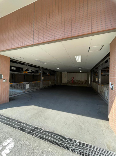 コスモ西大島グランステージ南棟の駐車場