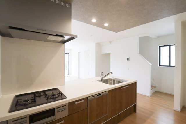 醍醐大高町２区画　１号棟のキッチン