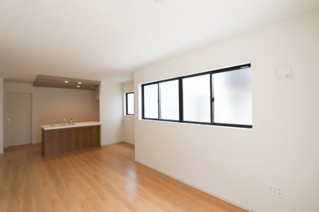 醍醐大高町２区画　１号棟の居間・リビング