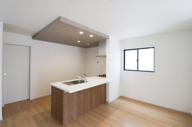 醍醐大高町２区画　１号棟のキッチン