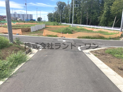 【前面道路含む現地写真】 | 所沢市北秋津　全３区画　Ｃ区画