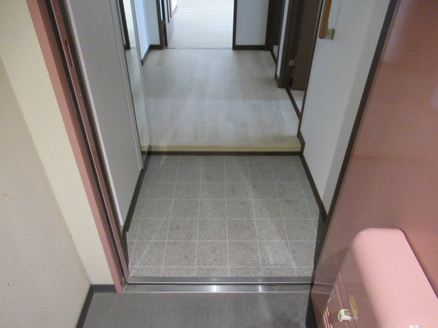 HAT神戸・灘の浜３ＬＤＫの玄関|落ち着いた玄関です