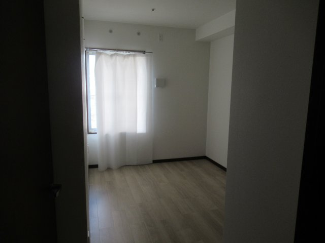 HAT神戸・灘の浜３ＬＤＫの洋室|広々とした洋室です