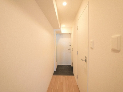 【玄関】 | セレニテ堺筋本町プリエ | 明るい玄関です