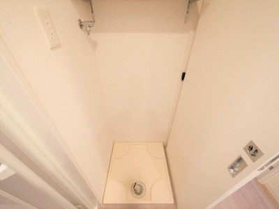 【設備】 | セレニテ堺筋本町プリエ | 洗濯機置き場です