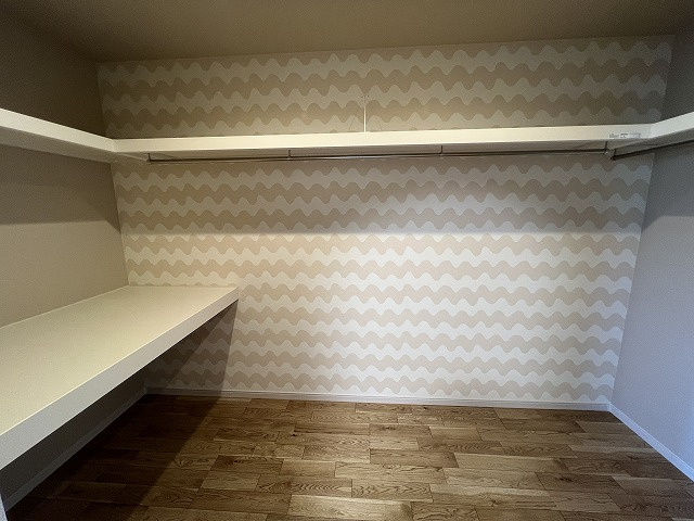 南国市大そね甲新築戸建の収納|主寝室にある4帖のウォークインクローゼットです。