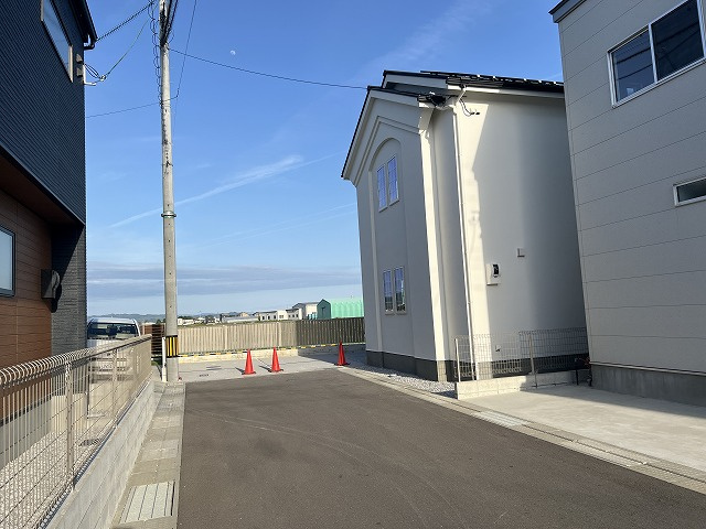 南国市大そね甲新築戸建の前面道路含む現地写真|前面道路含む現地写真です