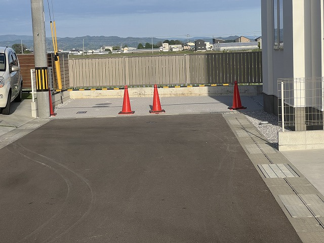 南国市大そね甲新築戸建の駐車場|車2台分の駐車場です。